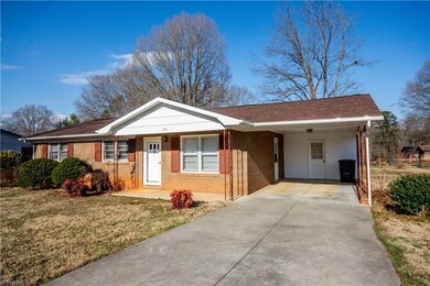 178 Shumaker Dr, Statesville, NC 28625 - photo 4