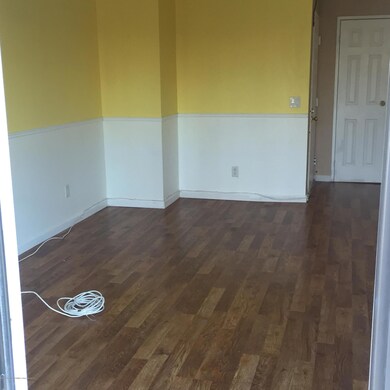 Foxwood Square unit 10, Staten Island, NY 10314 - photo 2