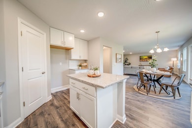 Kitchen/eatspace