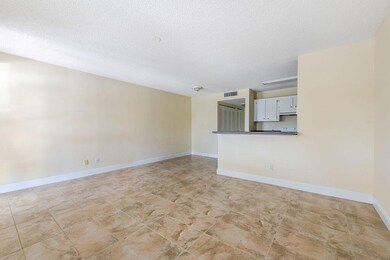 1529 Meadows Cir W unit 1529, Boynton Beach, FL 33436 - photo 6