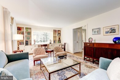 8906 Honeybee Ln, Bethesda, MD 20817 - photo 4