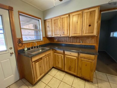 1521 Hursh Ave, Wichita Falls, TX 76302 - photo 7
