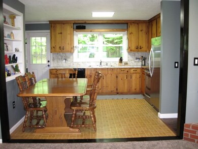 8 Hudson Ave, Hardwick, VT 05843 - photo 6