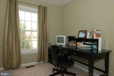 7720 Jewelweed Ct, Springfield, VA 22152 - photo 2