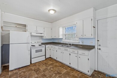 2111 Shady Lane Cir NW, Huntsville, AL 35810 - photo 6