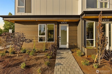 4300 NE 52nd St, Seattle, WA 98105 - photo 3