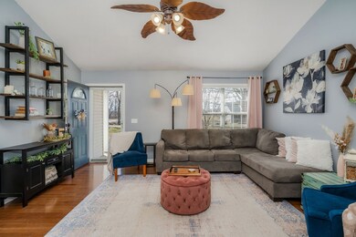 1630 Blackburn Fork Rd - Great Room