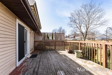 3303GlensideBlvd-3LoRes