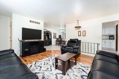 2460 Strathmore St_Jeff Leonard (5)