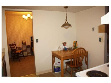 Eat-in Kitchen