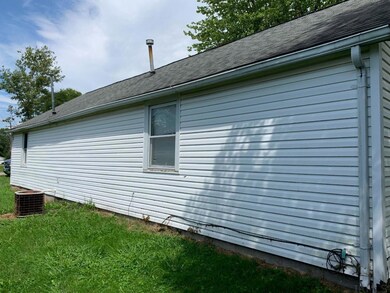 102 W Railroad St, Converse, IN 46919 - photo 4