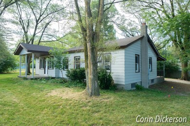 848 106th Ave., Plainwell, MI 49080-2