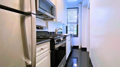 435 W 23rd St unit 15-B, New York, NY 10011 - photo 2