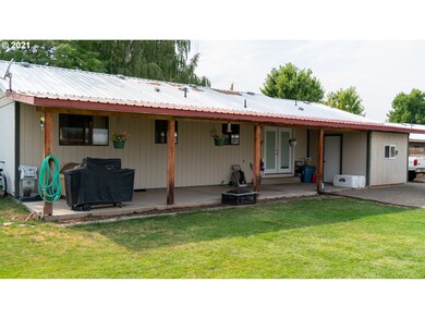 1031 S Bridge St, Prairie City, OR 97869 - photo 4