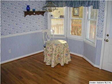 eat in kitchen