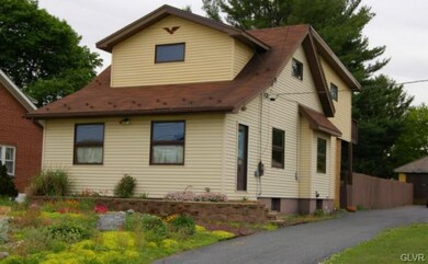 569 Monocacy Dr, Bath, PA 18014 - photo 2