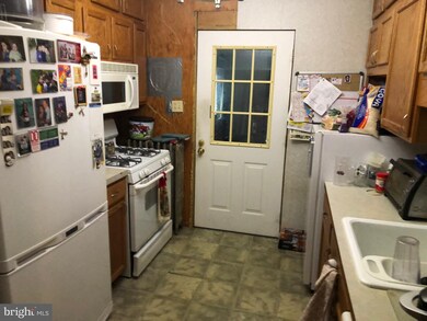 33 W Broad St, Reading, PA 19607 - photo 4