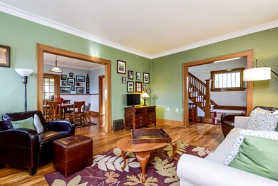 006-photo-living-room-6616591