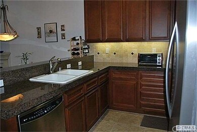 Plenty of work space in this easy to work in kitch