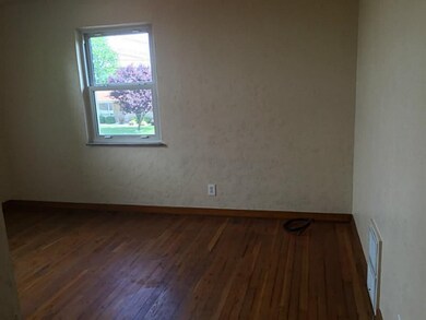 Bedroom. Fresh neutral paint