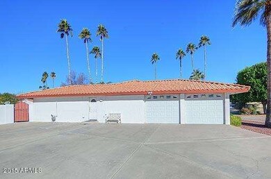 Garage / Parking