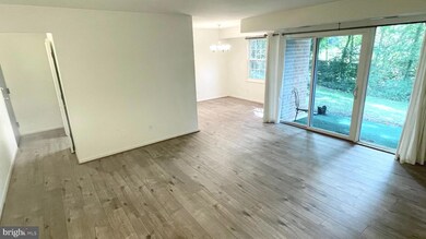 3814 Lyndhurst Dr unit 102, Fairfax, VA 22031 - photo 7