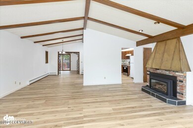 11-Living Room_IMG_7301