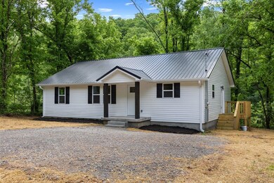 1591 Marsh Creek Rd, Linden, TN 37096 - photo 2