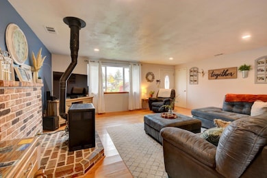 50 SW Eastern Ave, Grants Pass, OR 97526 - photo 4