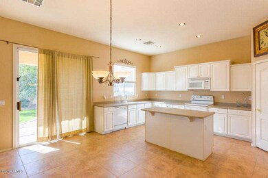 07 Dining Room & Kitchen