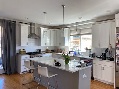 896 Chestnut St unit 2, Newton, MA 02468 - photo 3