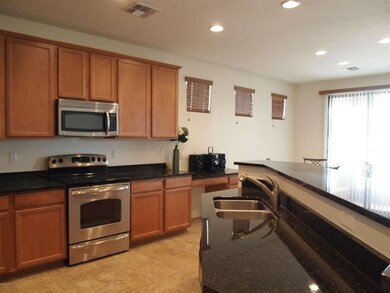 Wow!  Look at this gorgeous kitchen