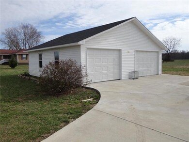Detached Garage