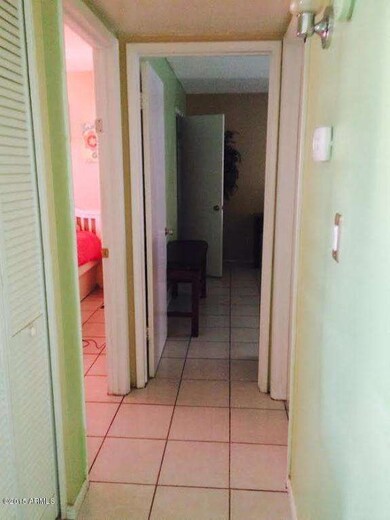 Hall way.jpg