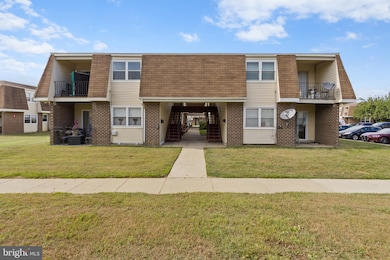 5 Florence Tollgate Place unit 5, Florence, NJ 08518 - photo 2