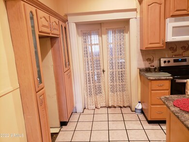 10th st kitchen2