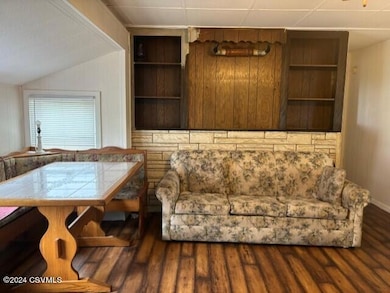 914 N Mill Rd, Milton, PA 17847 - photo 4