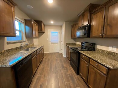 800 Rolling Terrace Cir, Granbury, TX 76049 - photo 2