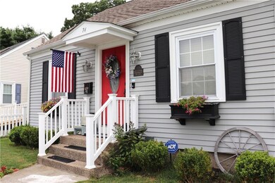 74 Stearns St, Pawtucket, RI 02861 - photo 5