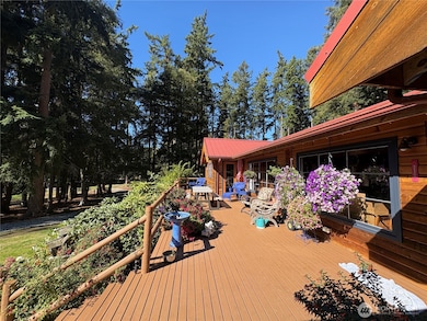 898 E Meadowood Ln, Freeland, WA 98249 - photo 6