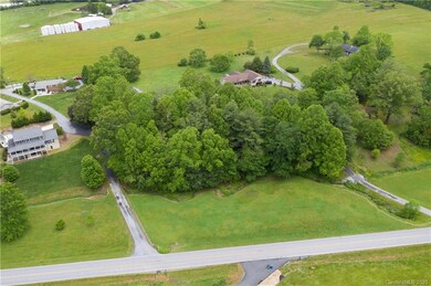 1331 Chestnut Gap Rd, Hendersonville, NC 28792 - photo 7