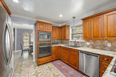 7015 Bent Branch Dr, Houston, TX 77088 - photo 7