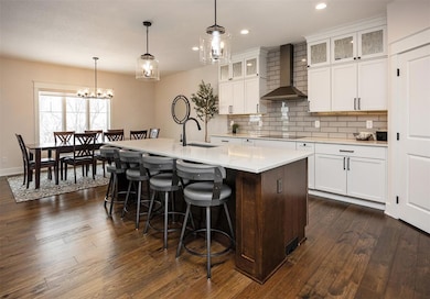 15034 Walnut Meadows Dr, Urbandale, IA 50323 - photo 3