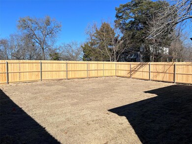 410 W 2nd St, Bonham, TX 75418 - photo 5