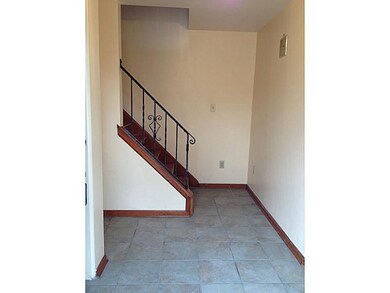 Entry/Foyer.
