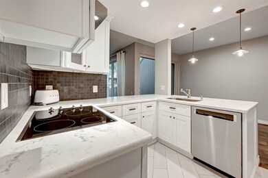 129 Litchfield Ln, Houston, TX 77024 - photo 5