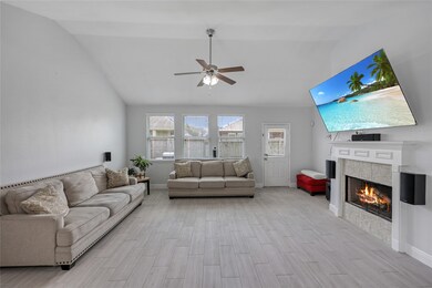 12639 Caldwell Canyon Ln, Houston, TX 77014 - photo 3