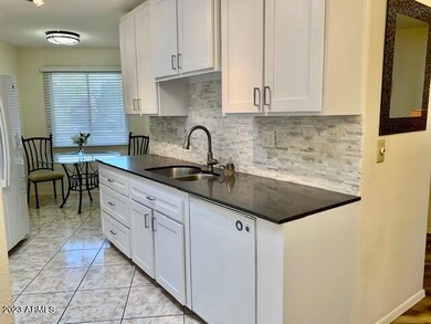 13833 N Thunderbird Blvd unit 17H, Sun City, AZ 85351 - photo 6