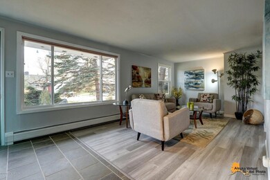 Living room, View 1