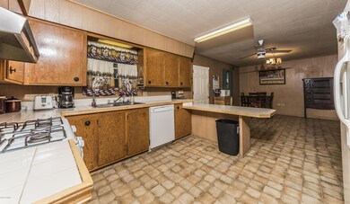 1250 Clifford Ave, Eunice, LA 70535 - photo 6